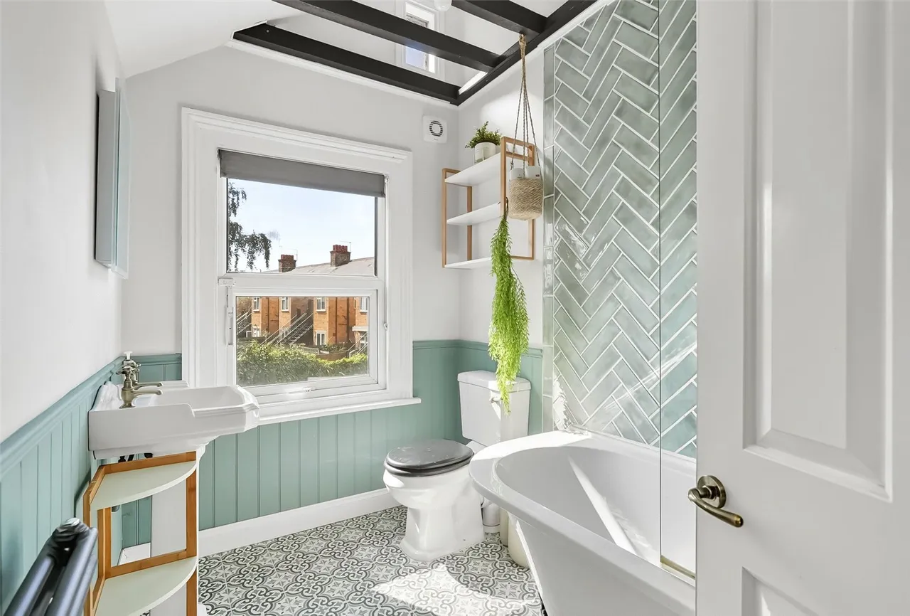 Oldfield Road, Hampton, TW12 2AD, photo 10