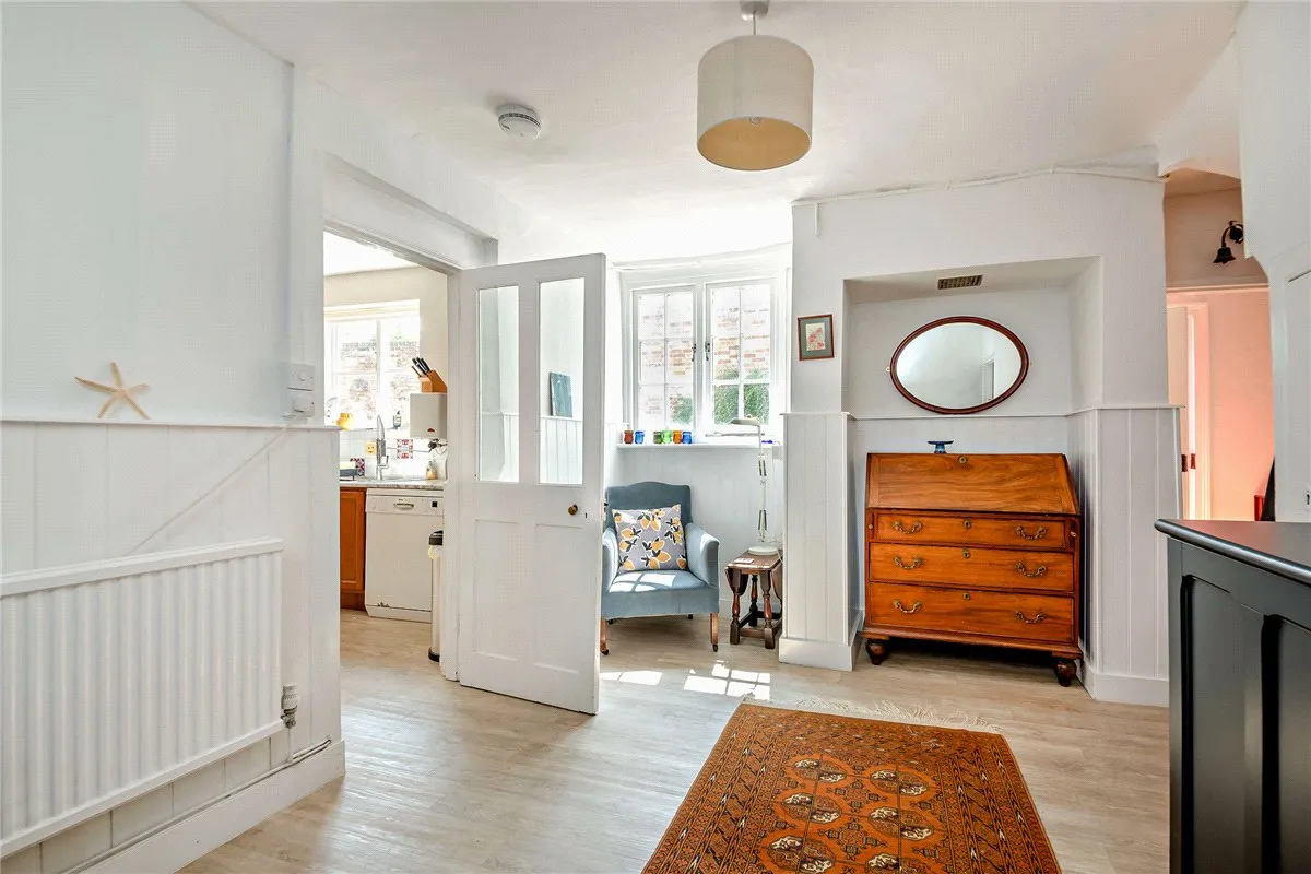 High Street, Hungerford, RG17, photo 8