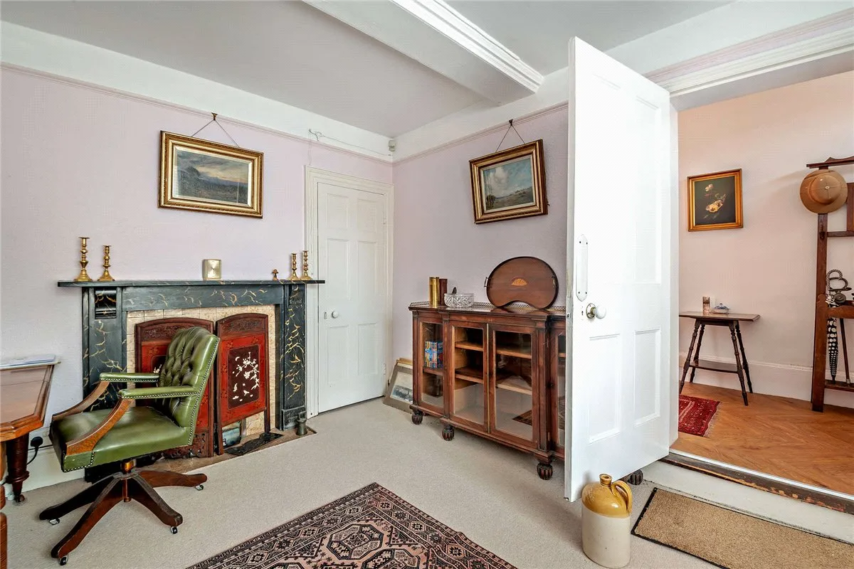High Street, Hungerford, RG17, photo 11