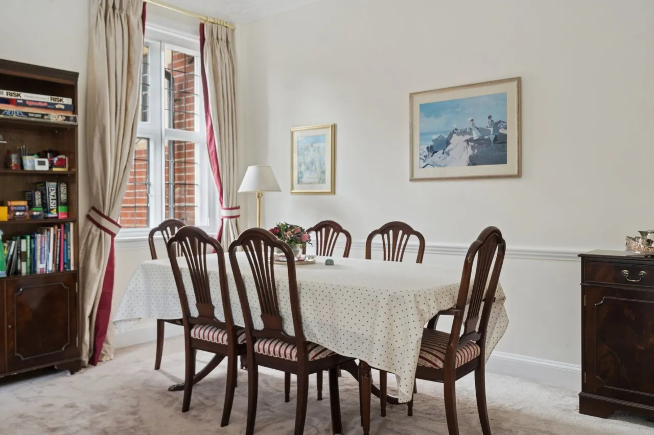 Framewood Road, Stoke Poges, Buckinghamshire, SL2 4QR, photo 11