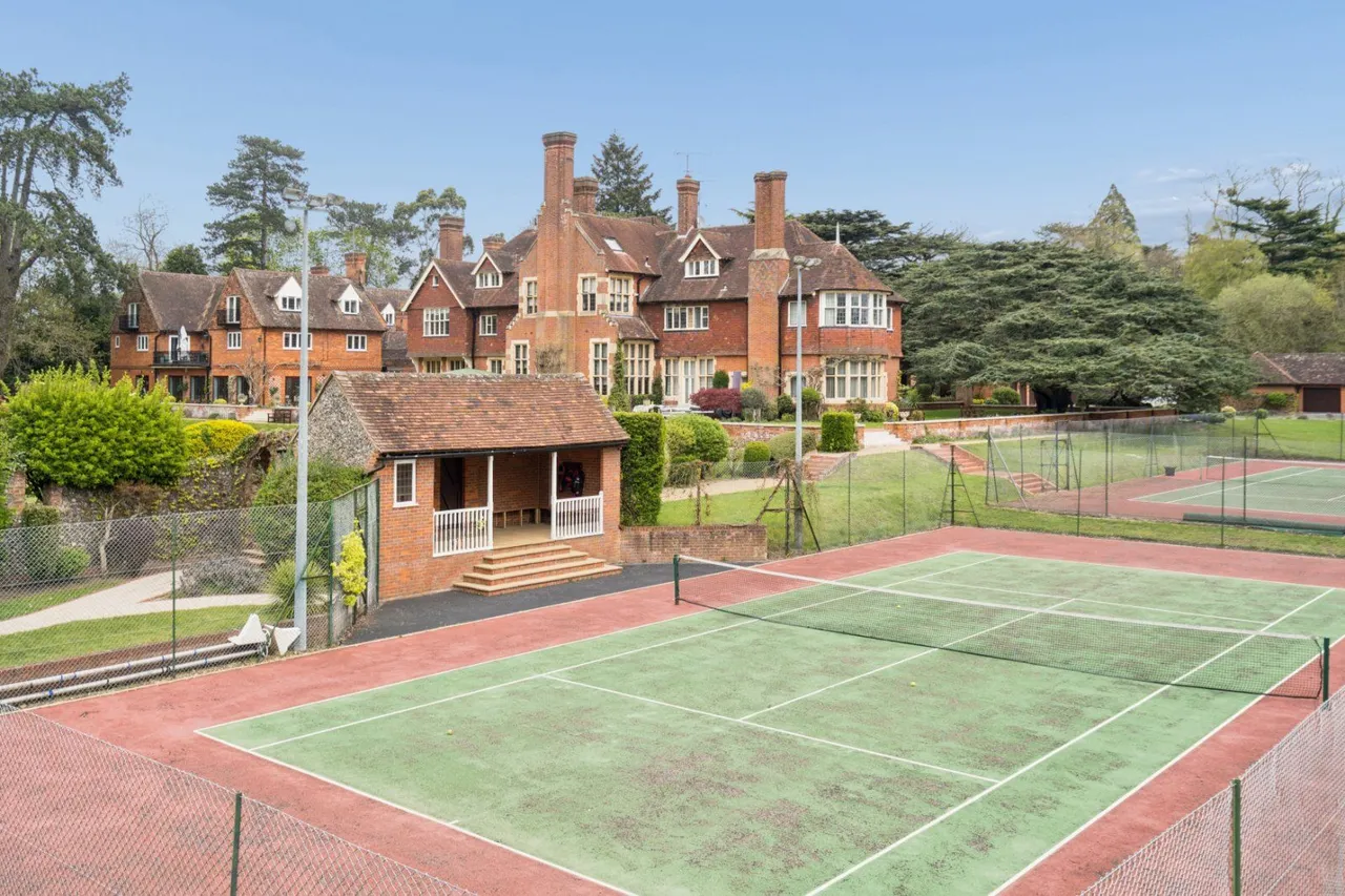 Framewood Road, Stoke Poges, Buckinghamshire, SL2 4QR, photo 5