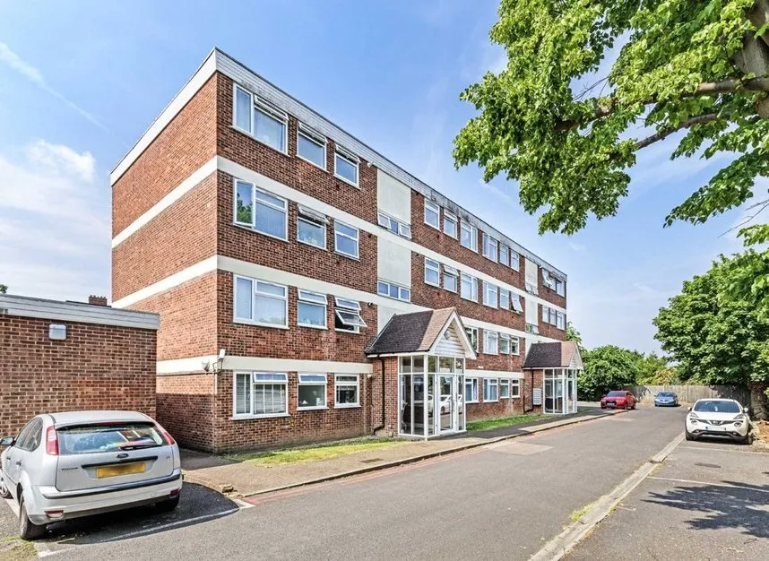 2 bed flat to rent, Beechcroft Close, Valley Road, SW16