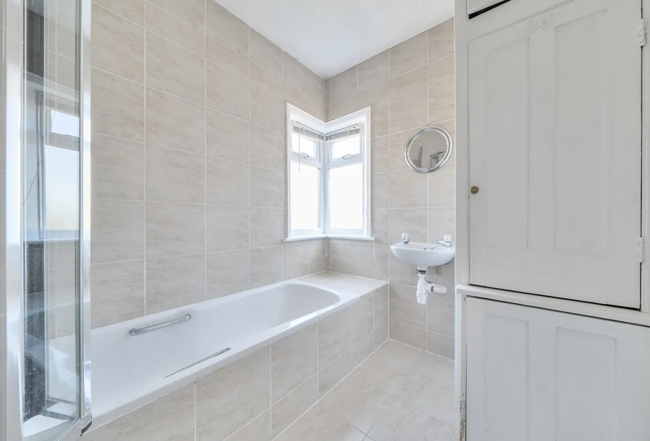 Hawthorn Road, Sutton, SM1 4PF, photo 12
