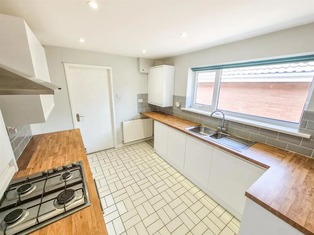 Frankby Road, Greasby, CH49, photo 8