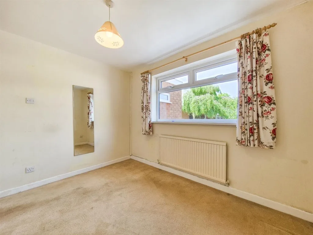 Frankby Road, Greasby, CH49, photo 17