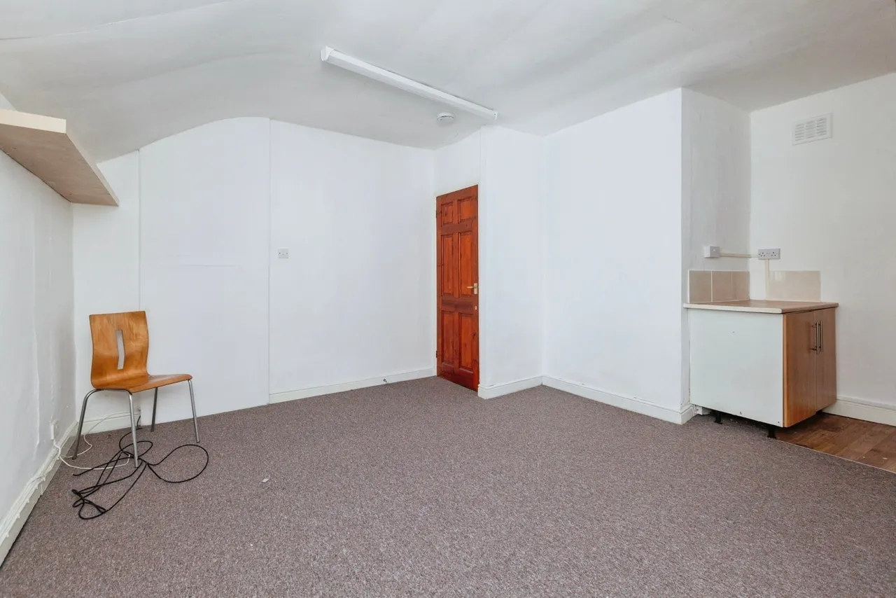 Church Lane, Leicester, LE19, photo 5