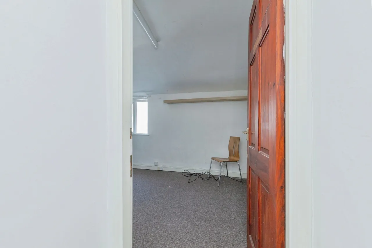Church Lane, Leicester, LE19, photo 12