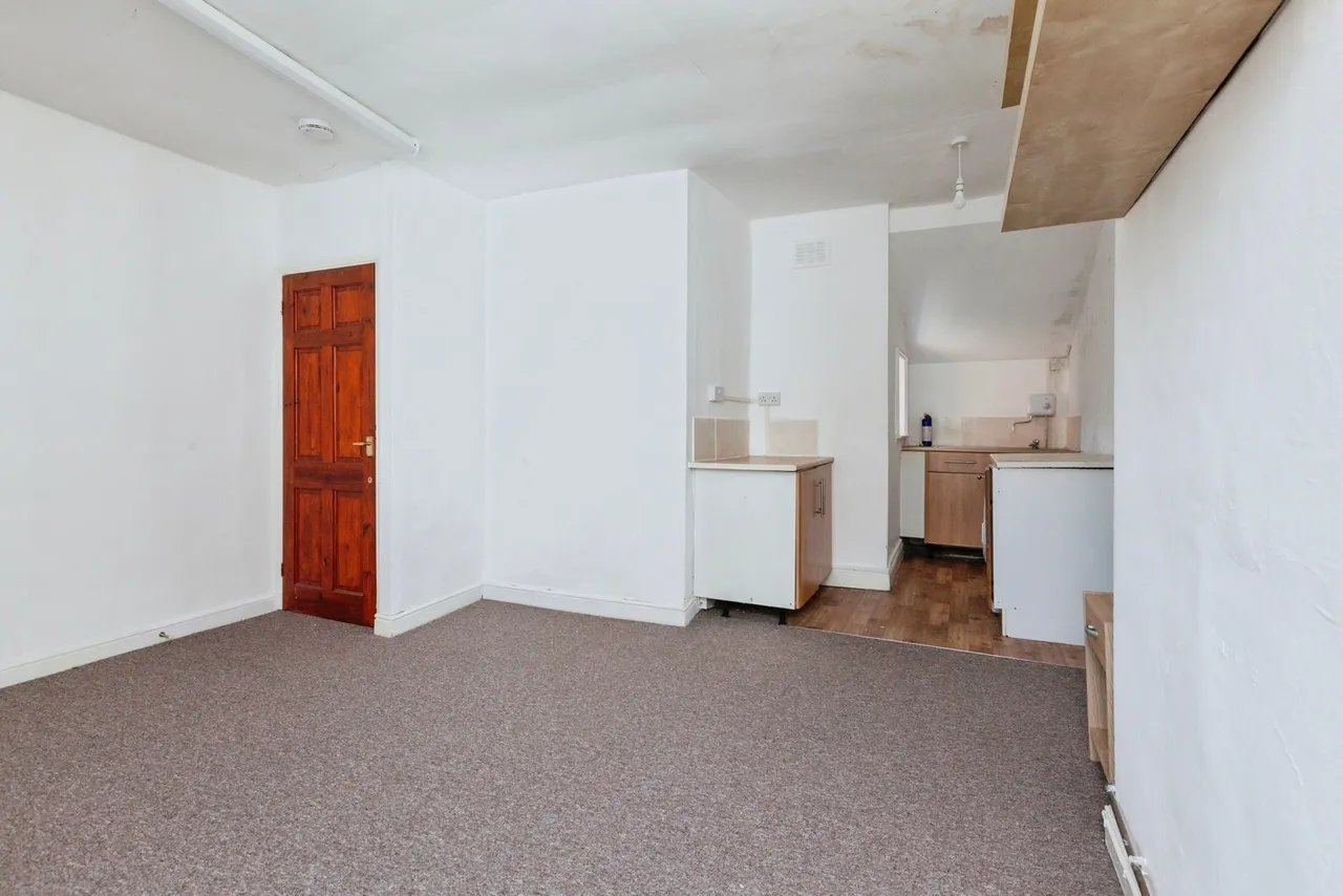 Church Lane, Leicester, LE19, photo 6