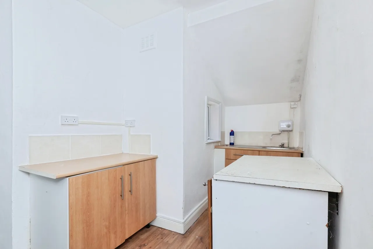 Church Lane, Leicester, LE19, photo 8