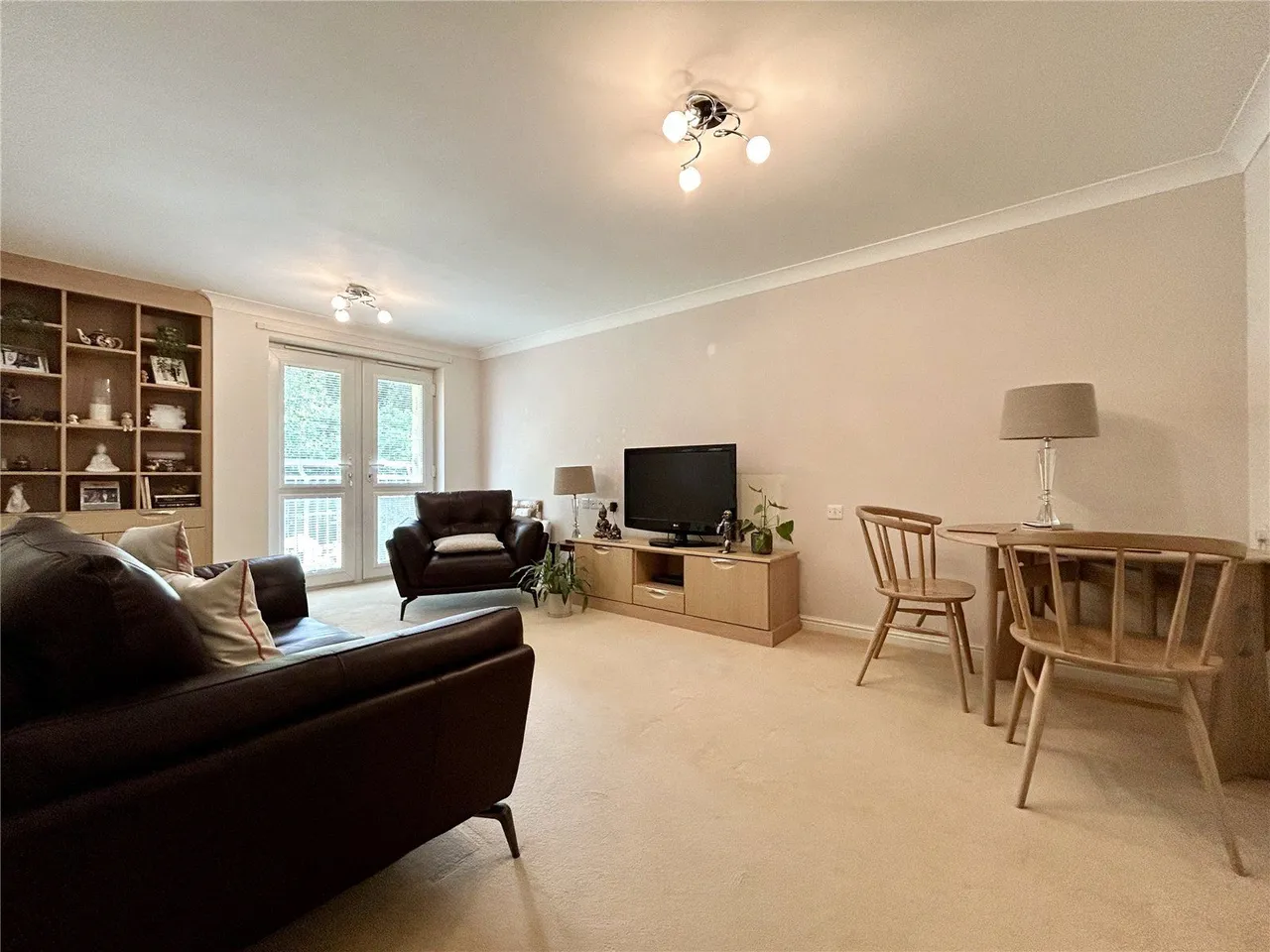 1 bed flat for sale, High Street, Uppermill, OL3