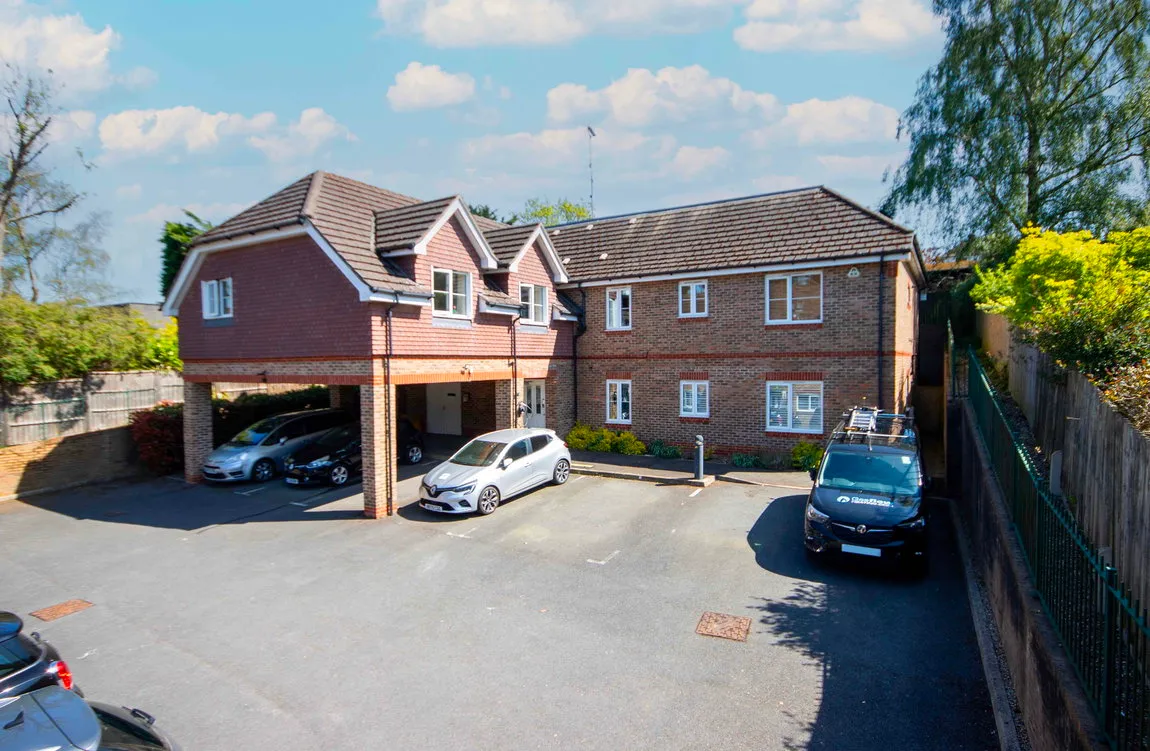 2 bed flat for sale, Juniper Court, Chorleywood, WD3