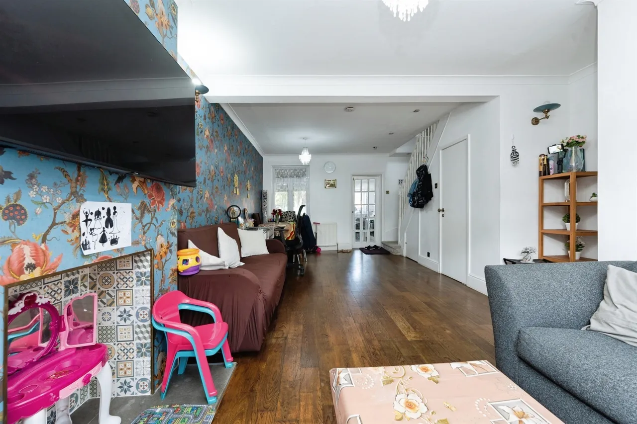 Benskin Road, Watford, WD18, photo 3