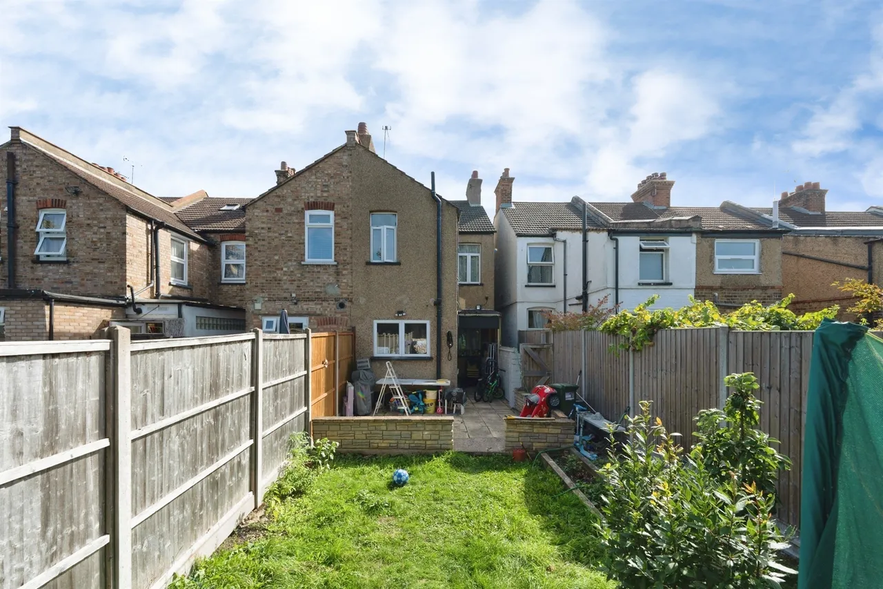 Benskin Road, Watford, WD18, photo 5