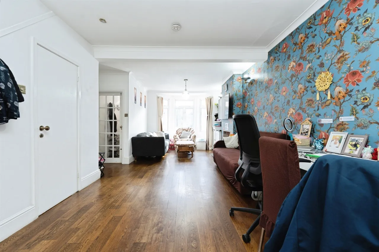 Benskin Road, Watford, WD18, photo 6