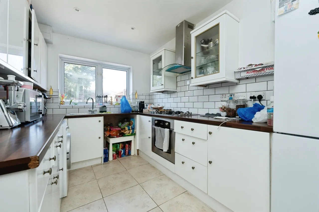Benskin Road, Watford, WD18, photo 4