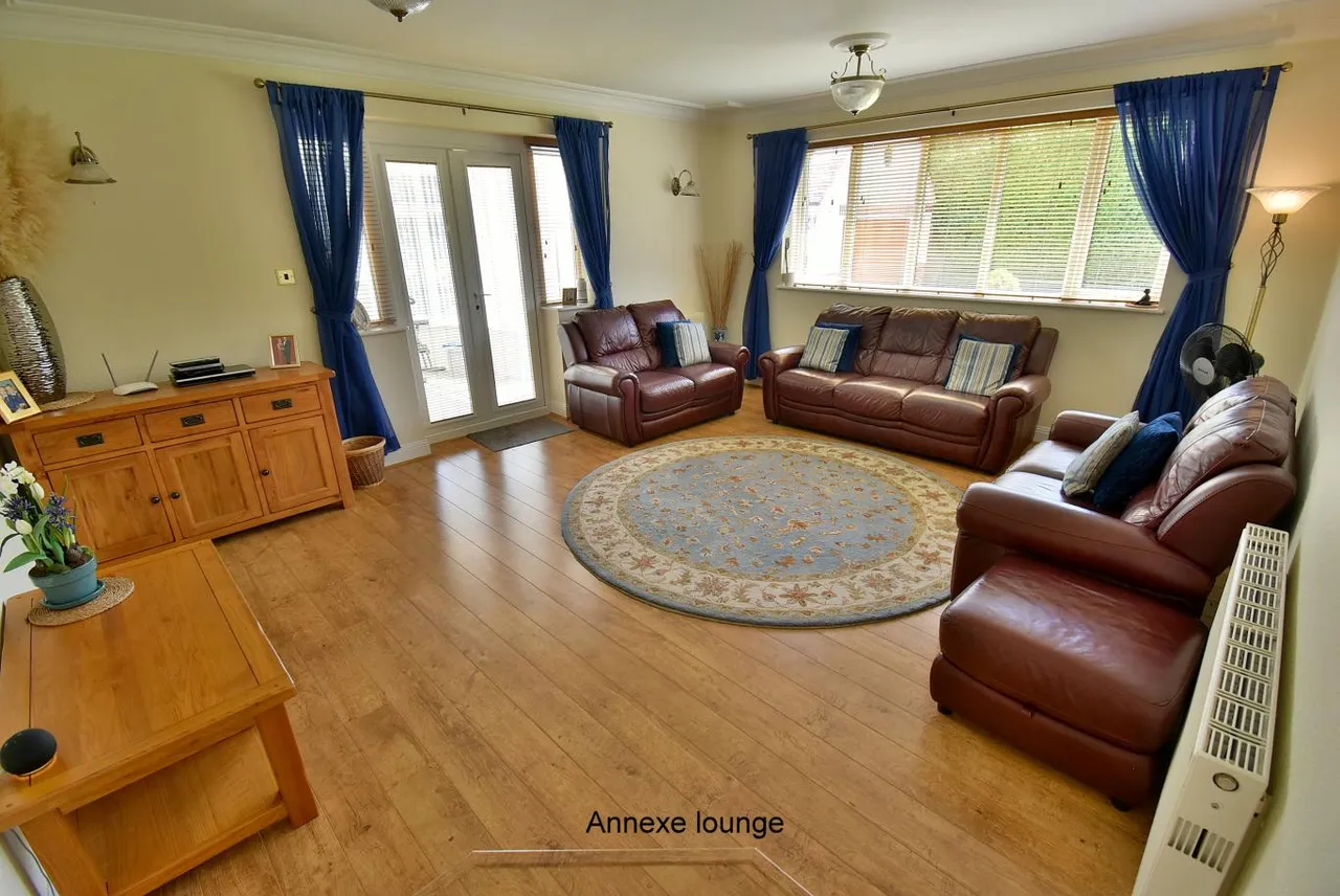 Moorlands, BH22, photo 13