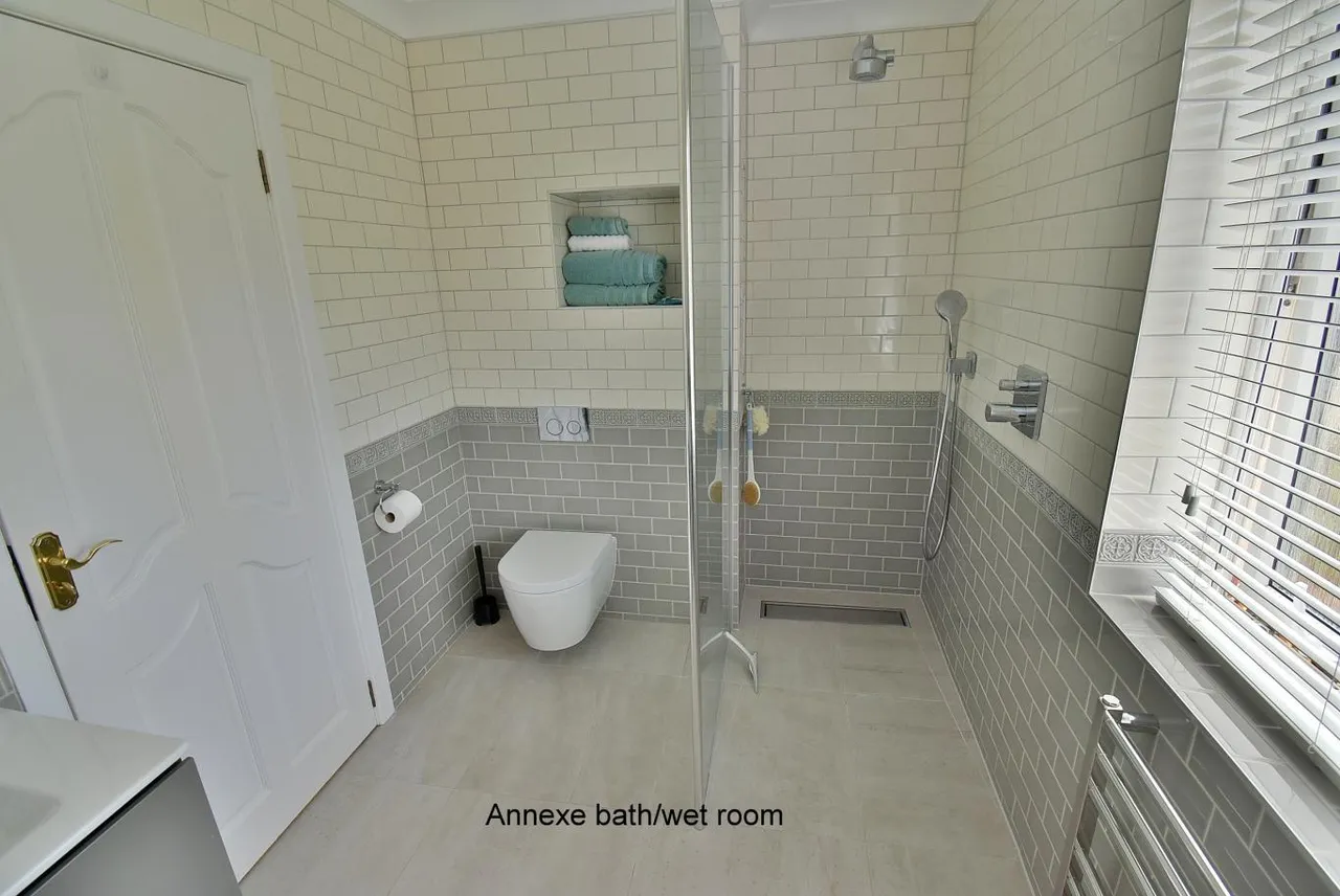 Moorlands, BH22, photo 15