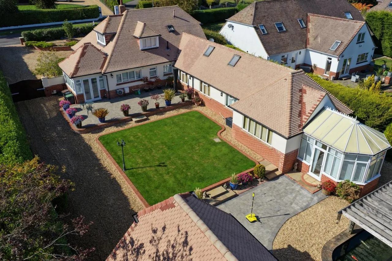 Moorlands, BH22, photo 28