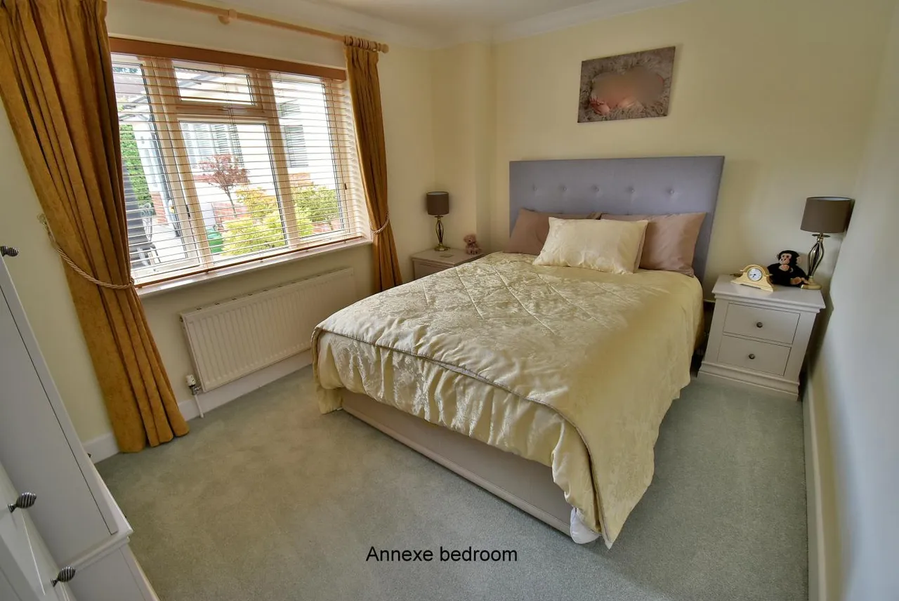 Moorlands, BH22, photo 19