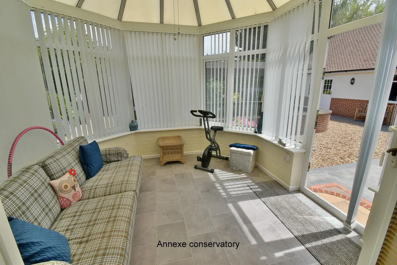 Moorlands, BH22, photo 18