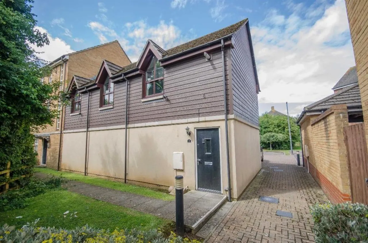 2 bed house for sale — Bridge Farm Walk, Mangotsfield, Bristol, BS16 9LY