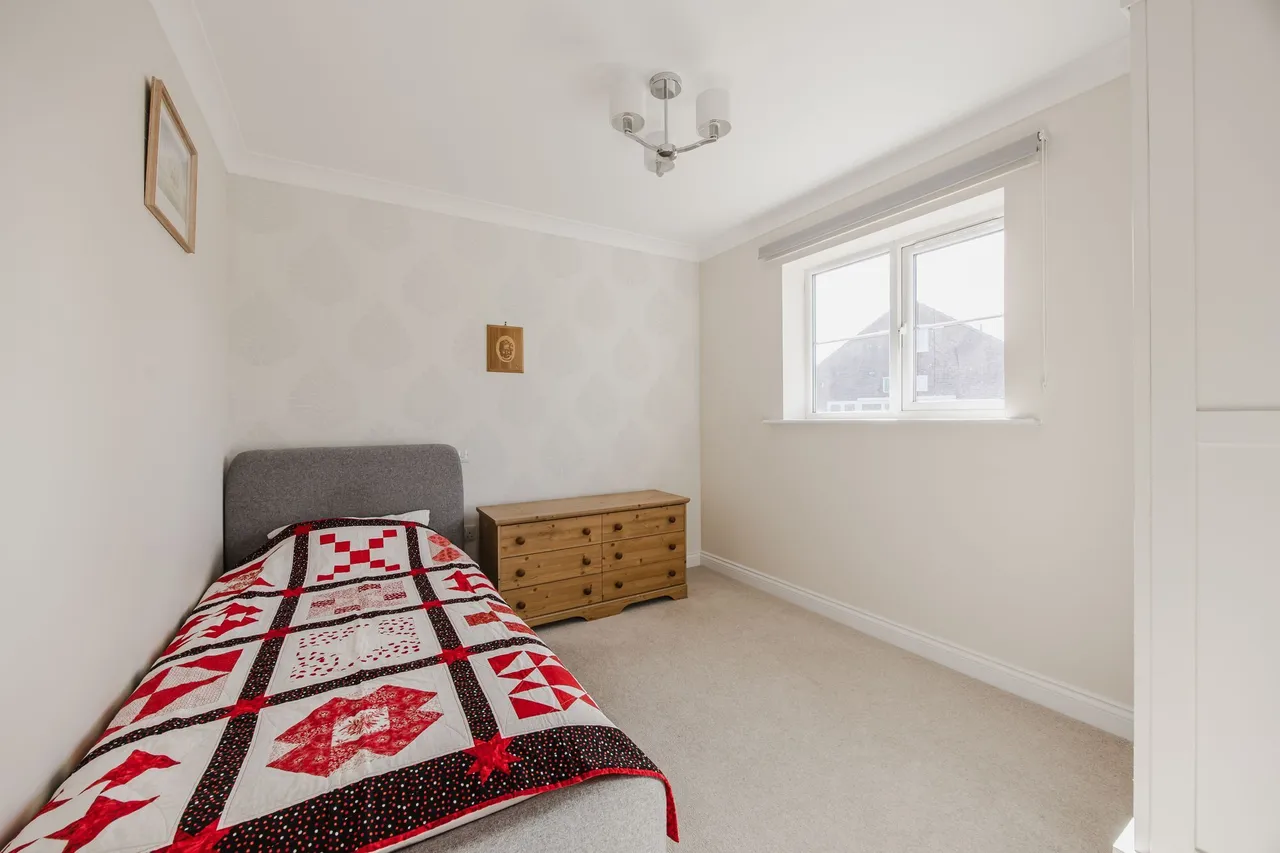 Chain Free Two Bedroom Bungalow in Sw, photo 14