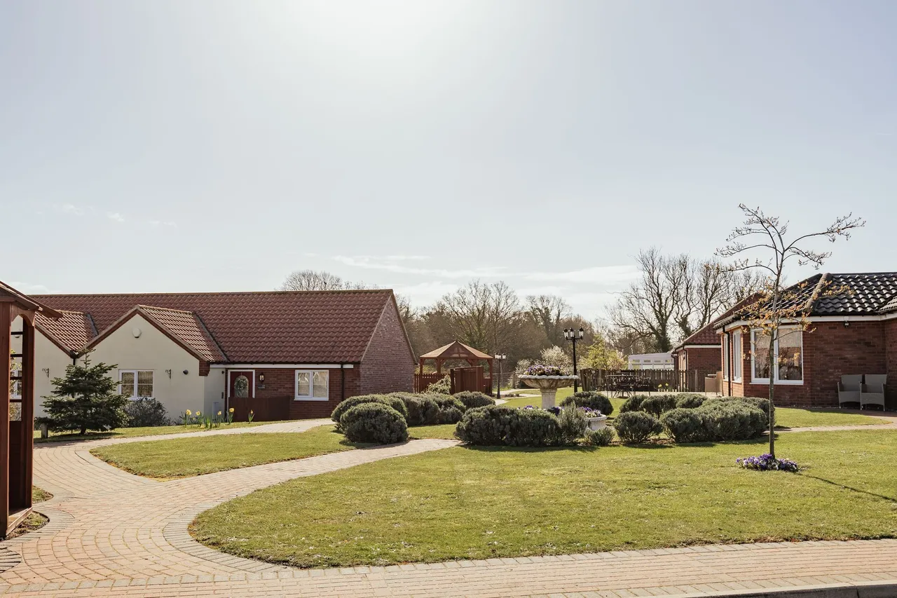 Chain Free Two Bedroom Bungalow in Sw, photo 4