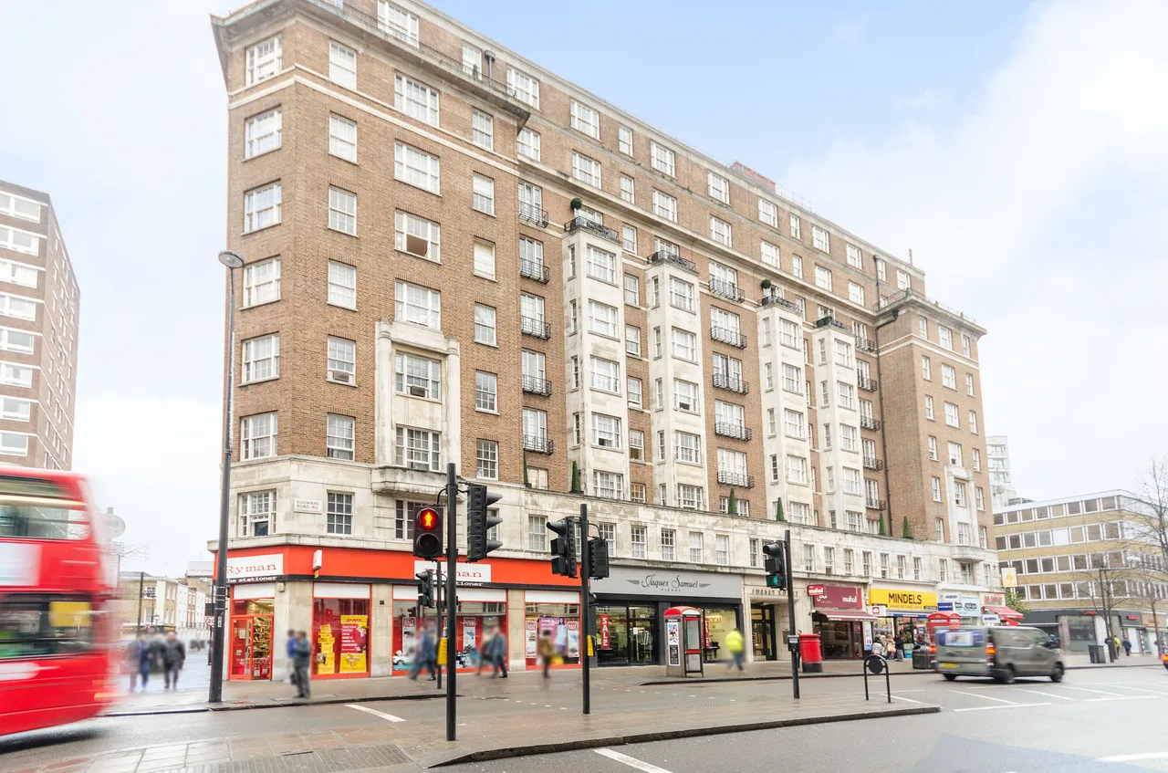 flat for sale — 61 Forset Court, 140 Edgware Road, London