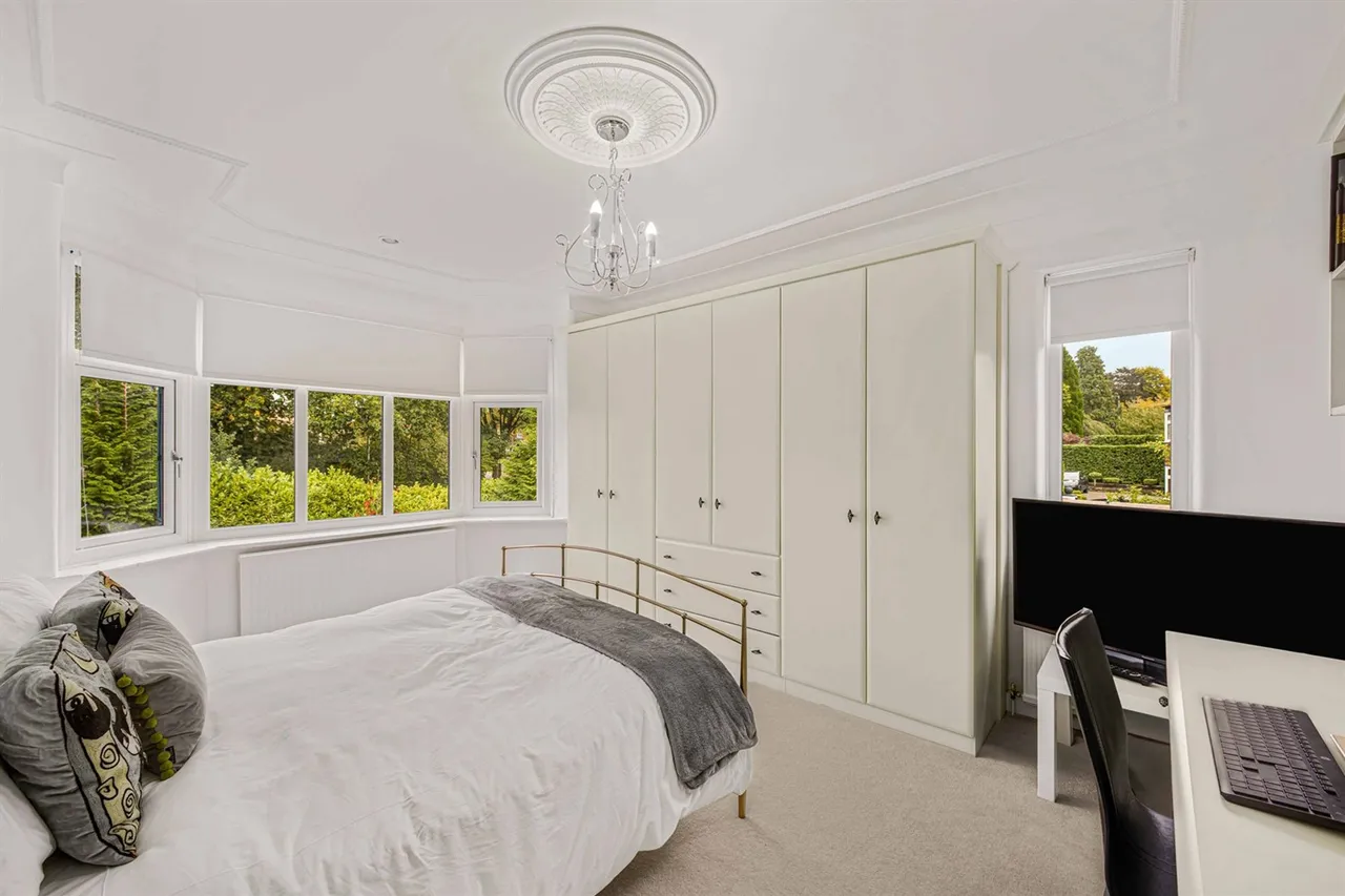 Hale Road, Altrincham, photo 13