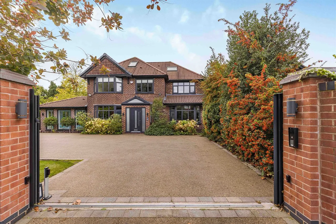 6 bed house for sale, Hale Road, Altrincham