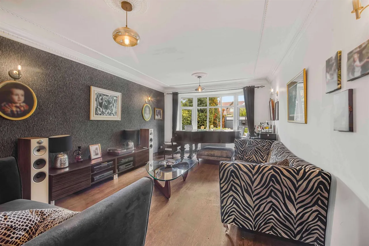 Hale Road, Altrincham, photo 6