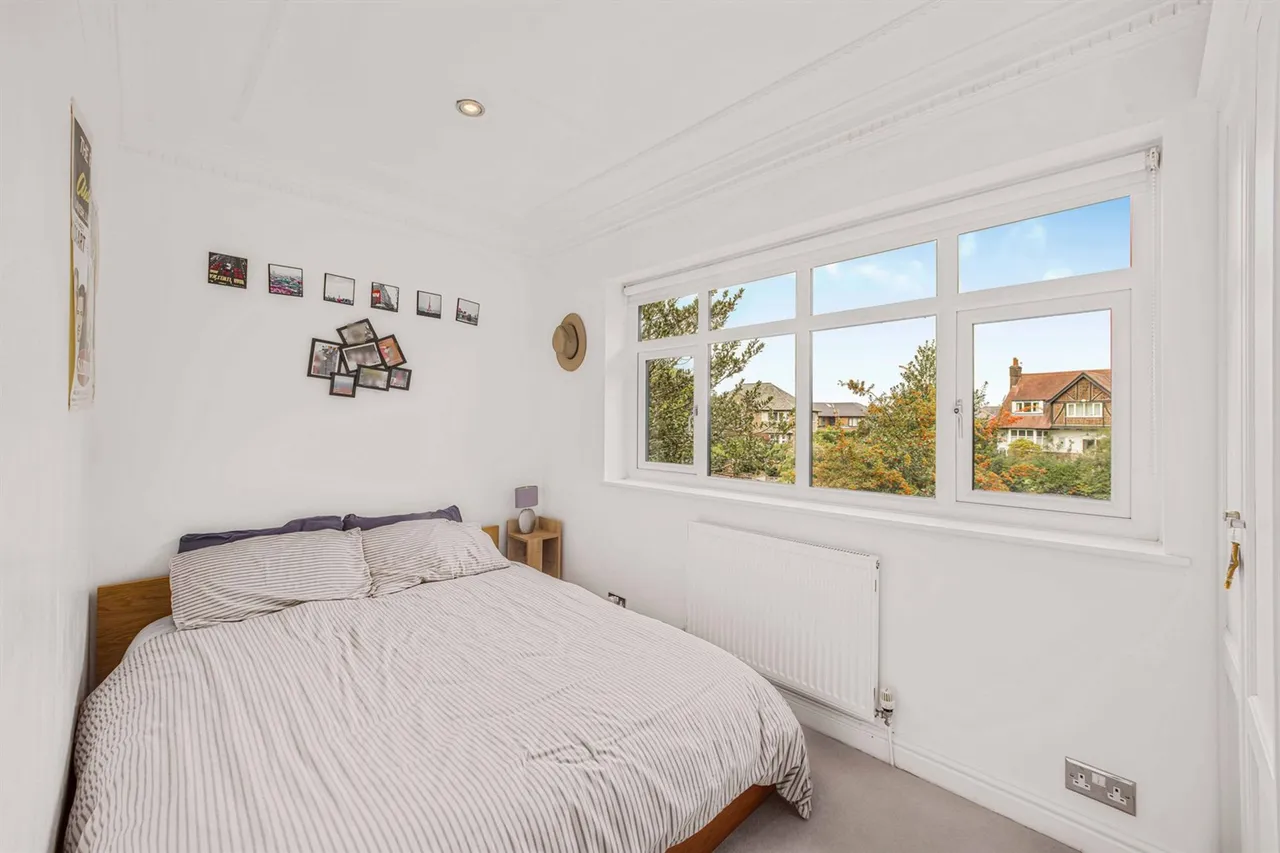 Hale Road, Altrincham, photo 11