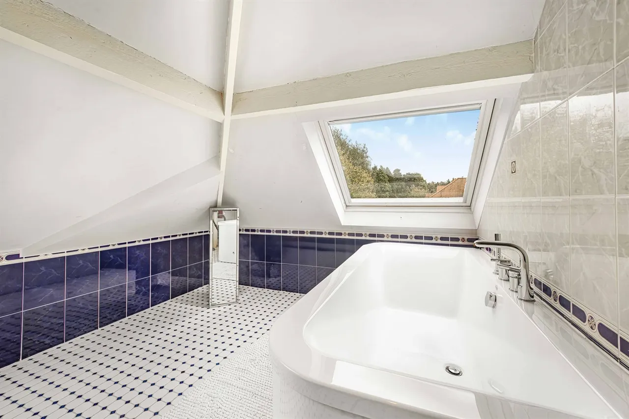 Hale Road, Altrincham, photo 14