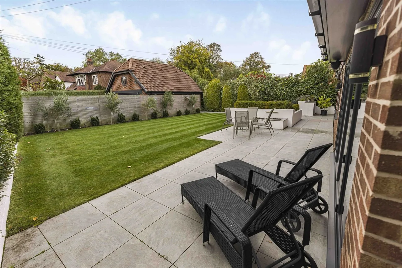 Hale Road, Altrincham, photo 18