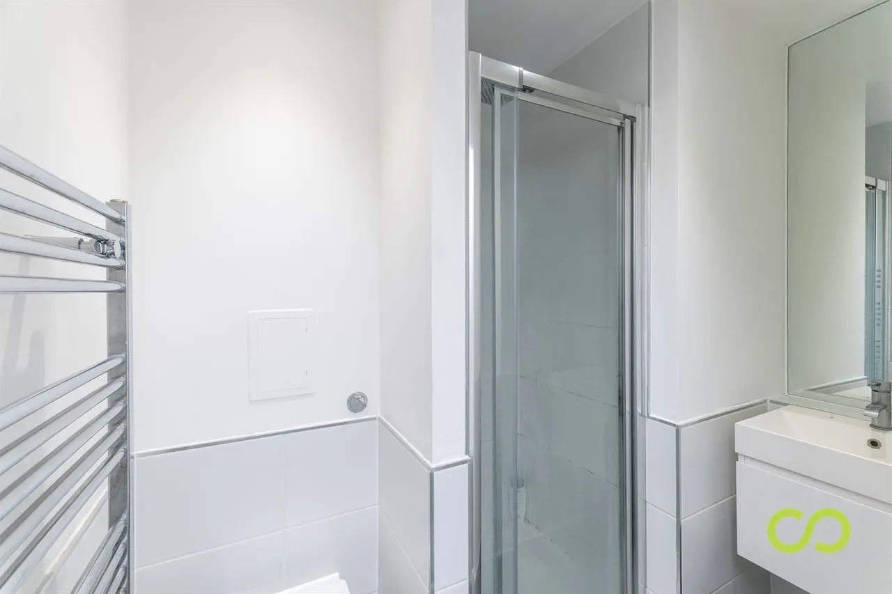 Bromley Road, London, SE6, photo 9