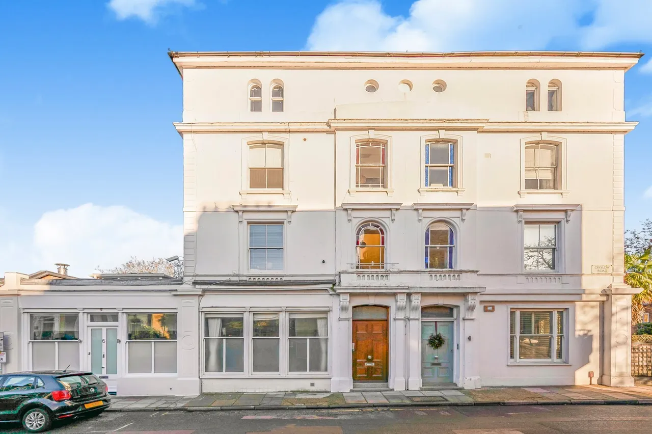 1 bed flat to rent, Onslow Road, Richmond, TW10