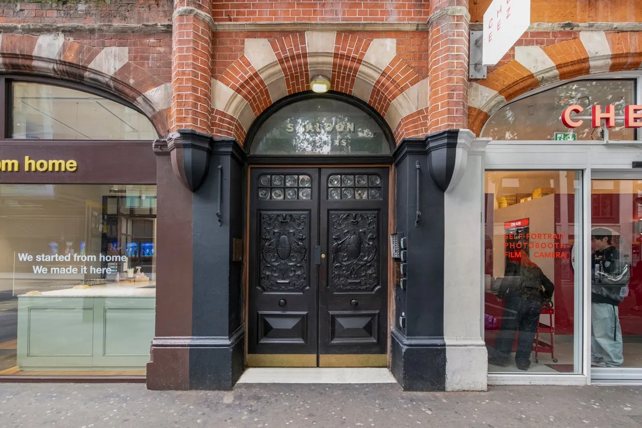 Charing Cross Road, London, WC2H, photo 12