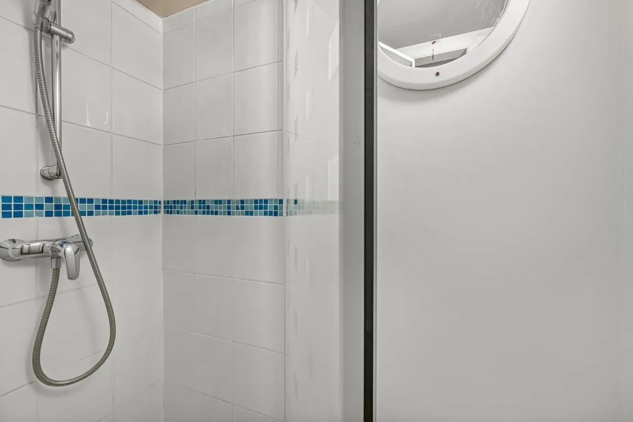 Charing Cross Road, London, WC2H, photo 10