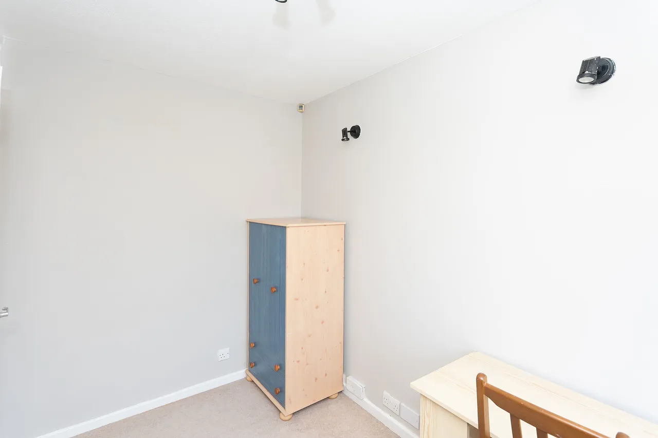 7 Gibbs Couch, Carpenders Park, photo 11