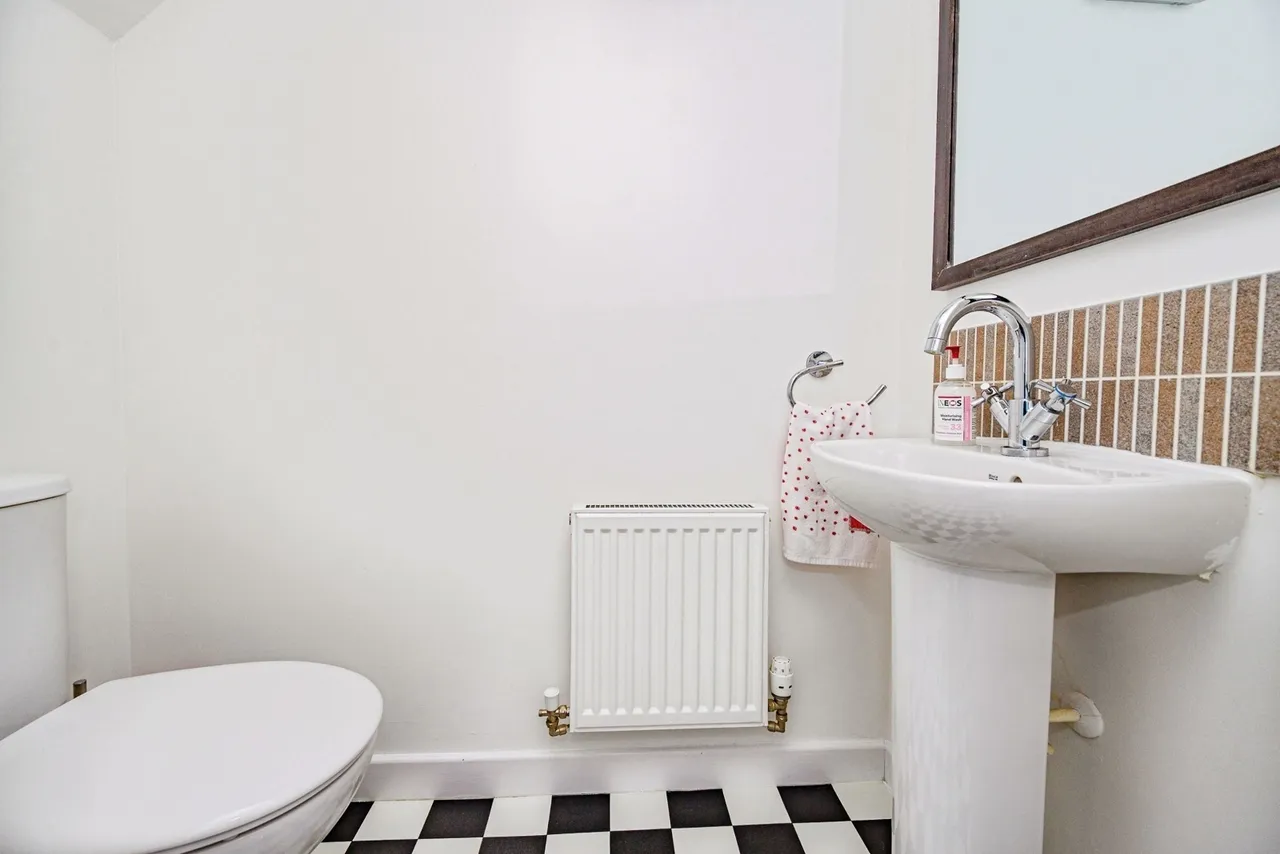 Leicester Road, Luton, Bedfordshire, LU4, photo 10