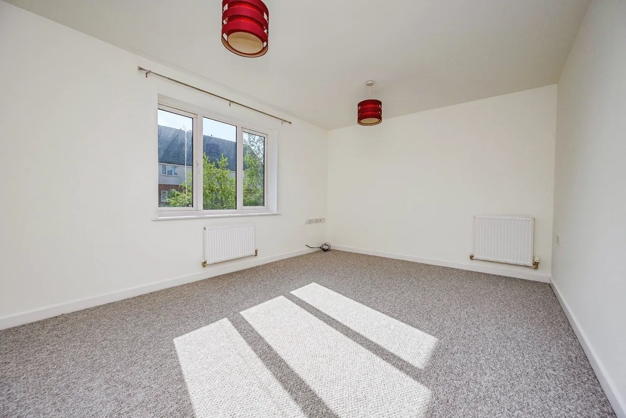 Leicester Road, Luton, Bedfordshire, LU4, photo 3