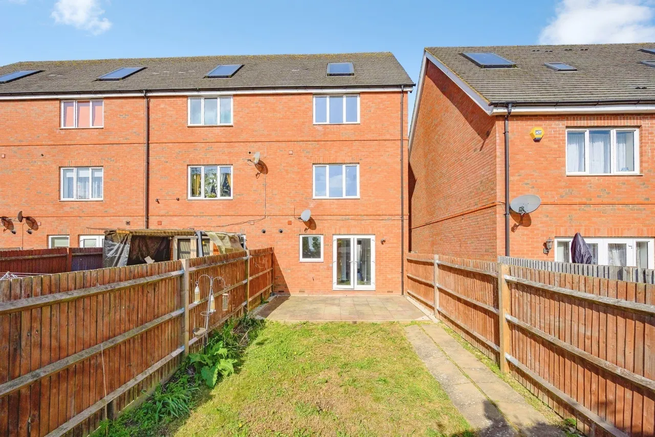 Leicester Road, Luton, Bedfordshire, LU4, photo 8