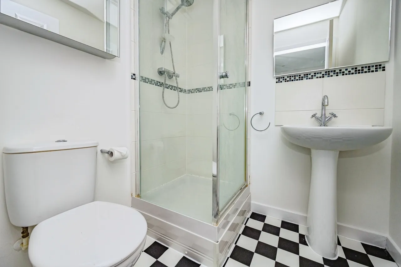 Leicester Road, Luton, Bedfordshire, LU4, photo 17