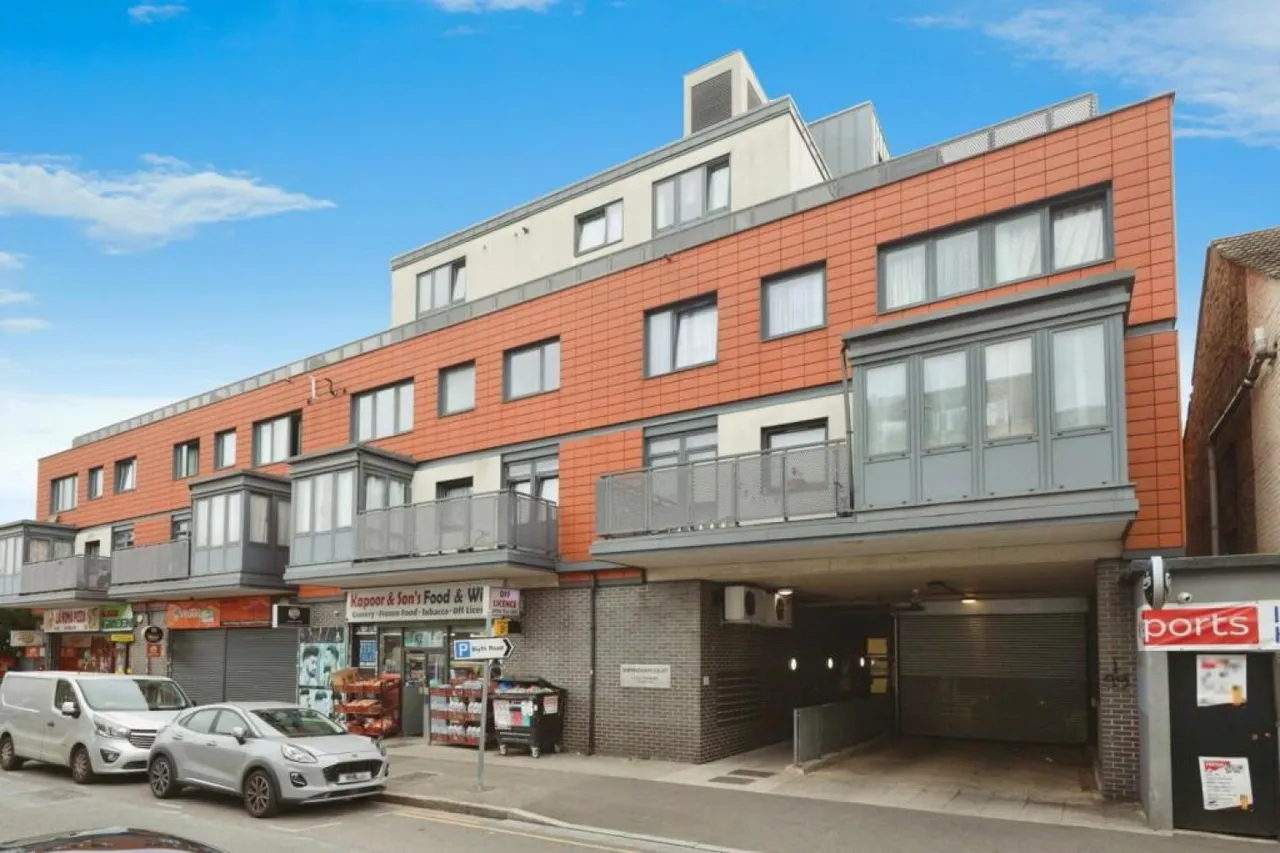 Clayton Road, Hayes, UB3, photo 8