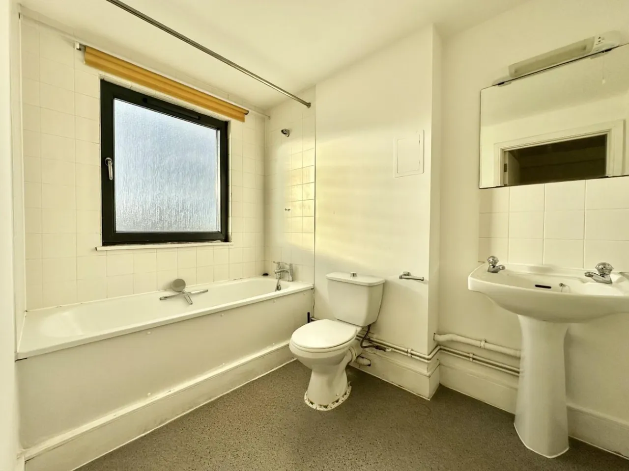 Clayton Road, Hayes, UB3, photo 3