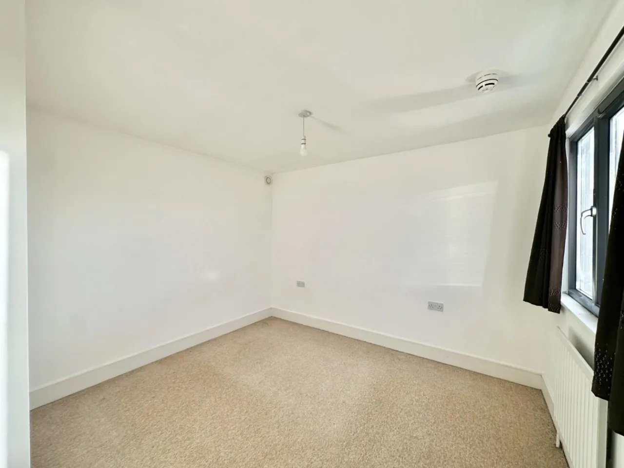 Clayton Road, Hayes, UB3, photo 2