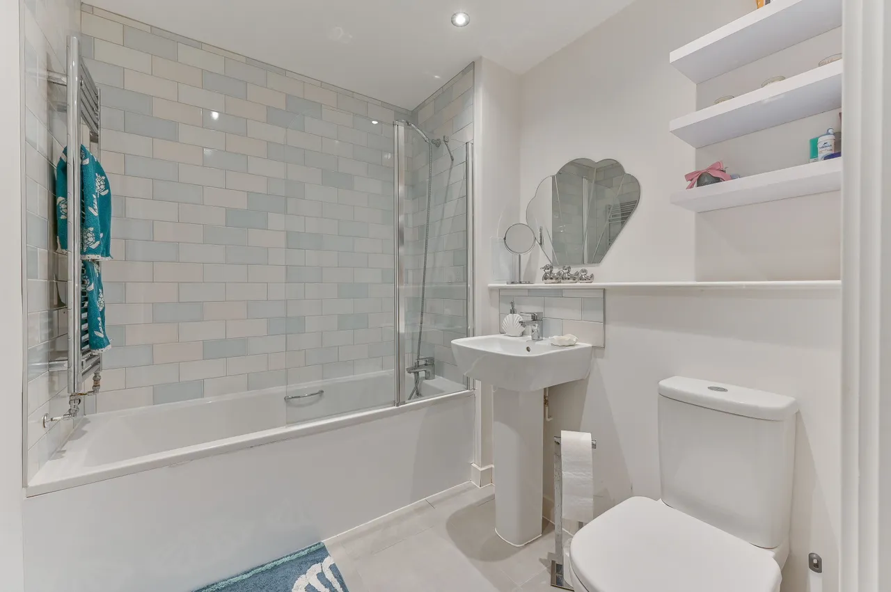 Flat 10, Coniston House, New Malden, photo 11