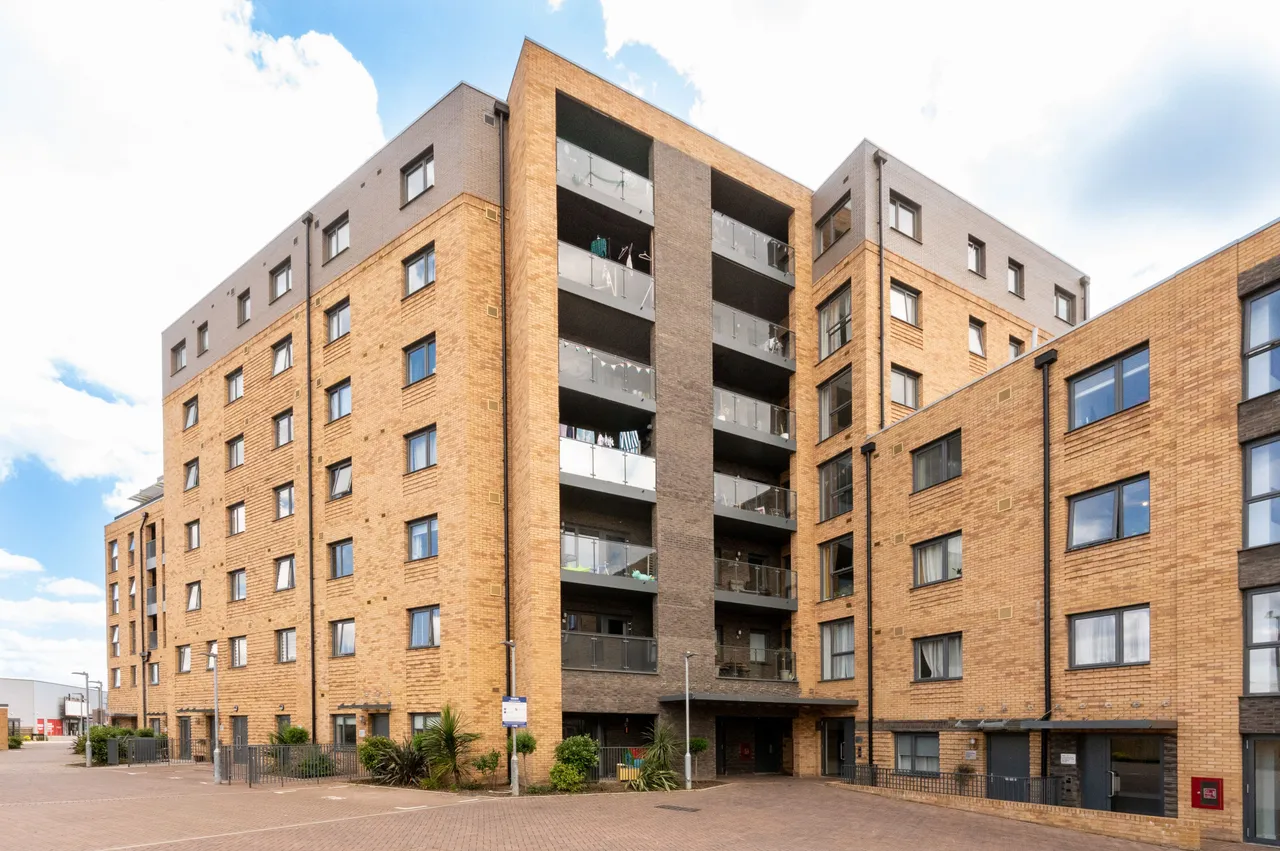 2 bed flat for sale — Flat 10, Coniston House, New Malden