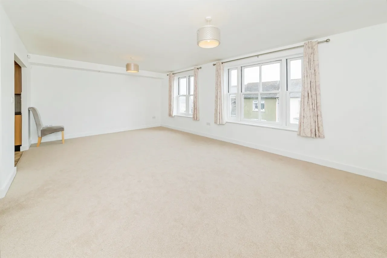 Boltro Road, Haywards Heath, RH16, photo 2
