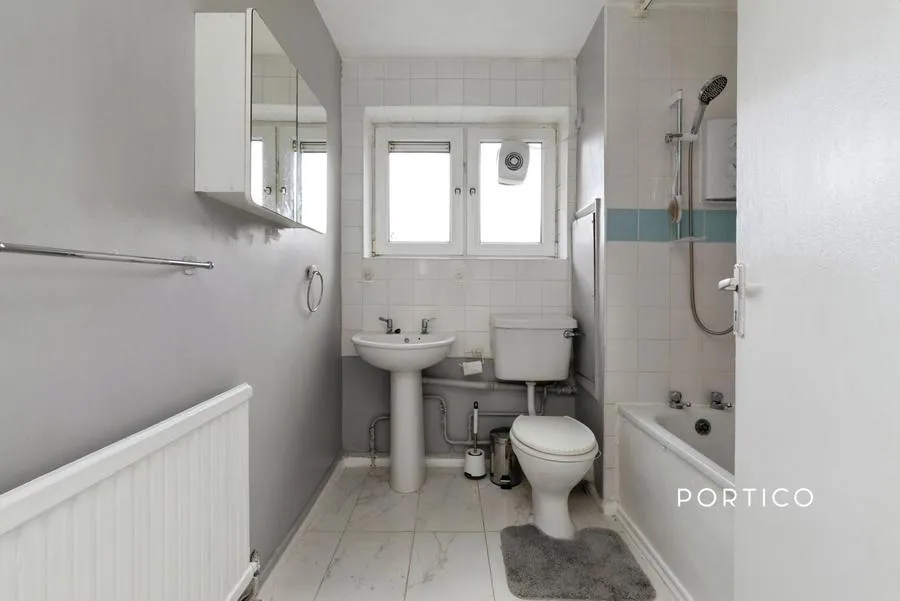 Wallers Close, Woodford Green, IG8, photo 6